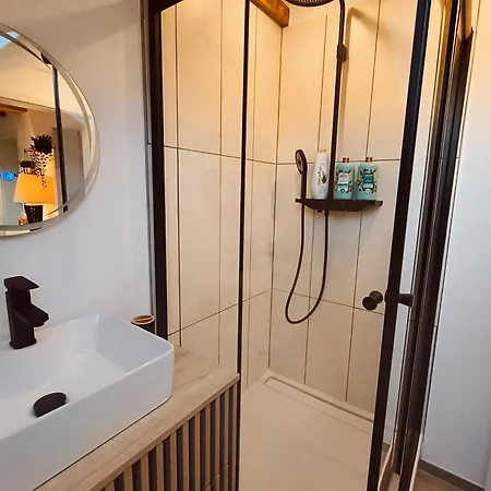 Stilvolles Im Loft-style & Klimaanlage Apartman