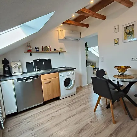 Apartman Stilvolles Im Loft-style & Klimaanlage
